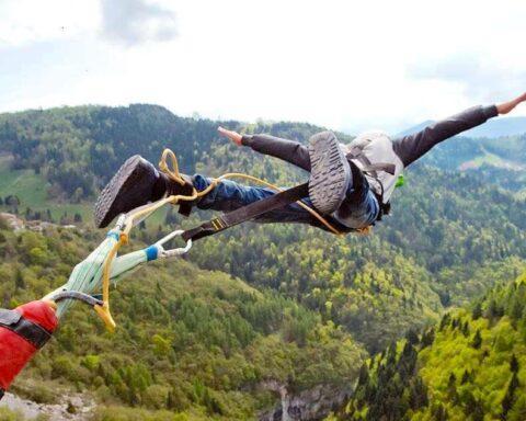 Bungee Jumping
