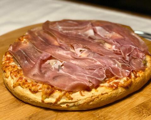 Pizza Porcini e Crudo